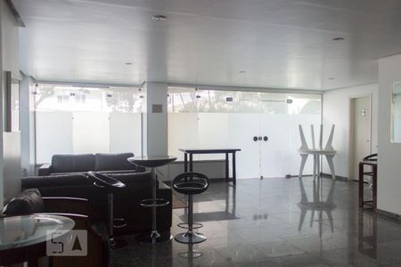 Apartamento para alugar com 60m², 2 quartos e 1 vagaÁrea comum - Salão de festas