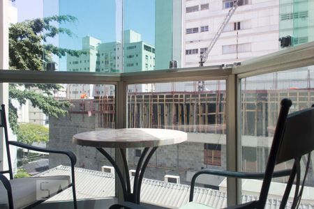Varanda da sala de apartamento para alugar com 2 quartos, 60m² em Liberdade, São Paulo