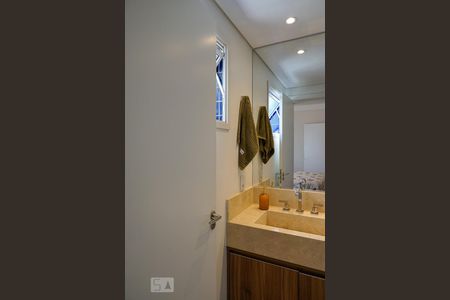 Apartamento à venda com 84m², 2 quartos e 2 vagasBanheiro da Suíte