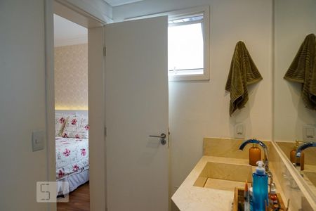 Apartamento à venda com 84m², 2 quartos e 2 vagasBanheiro da Suíte