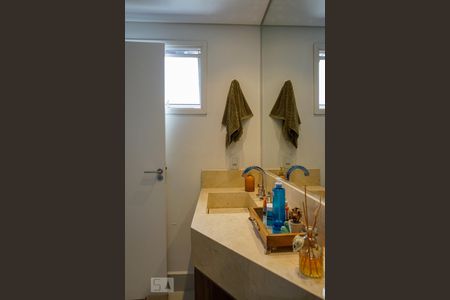 Apartamento à venda com 84m², 2 quartos e 2 vagasBanheiro da Suíte