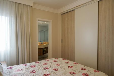 Apartamento à venda com 84m², 2 quartos e 2 vagasSuíte