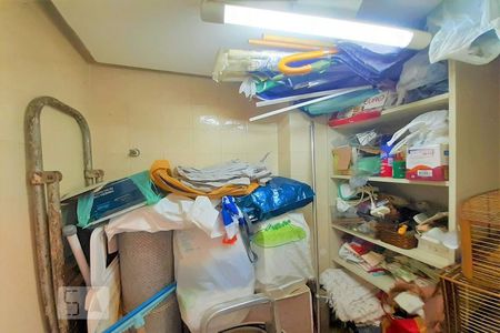 Apartamento à venda com 48m², 2 quartos e 1 vaga Apartamento à venda com 48m², 2 quartos e 1 vagaBanheiro de Serviço