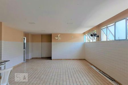 Apartamento à venda com 48m², 2 quartos e 1 vaga Apartamento à venda com 48m², 2 quartos e 1 vagaÁrea comum - Salão de festas