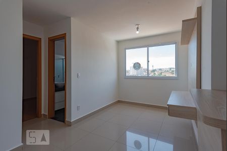 Sala de apartamento à venda com 2 quartos, 44m² em Parque Industrial, Campinas
