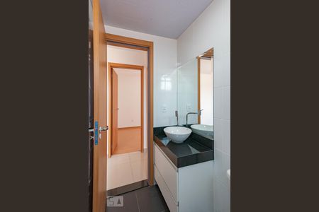 Apartamento à venda com 44m², 2 quartos e 1 vaga Apartamento à venda com 44m², 2 quartos e 1 vagaBanheiro