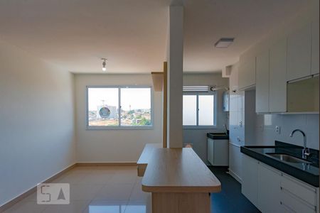 Sala de apartamento à venda com 2 quartos, 44m² em Parque Industrial, Campinas