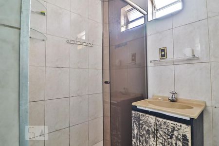 Banheiro de apartamento à venda com 2 quartos, 49m² em Vila Buarque, São Paulo