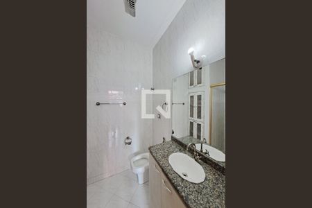 Apartamento para alugar com 117m², 2 quartos e sem vaga Apartamento para alugar com 117m², 2 quartos e sem vagaBanheiro da Suíte