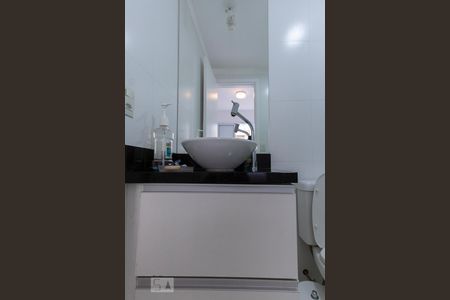 Banheiro suite de apartamento para alugar com 3 quartos, 70m² em Mansões Santo Antônio, Campinas