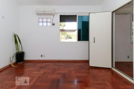 Casa à venda com 600m², 6 quartos e 6 vagasSuíte 2