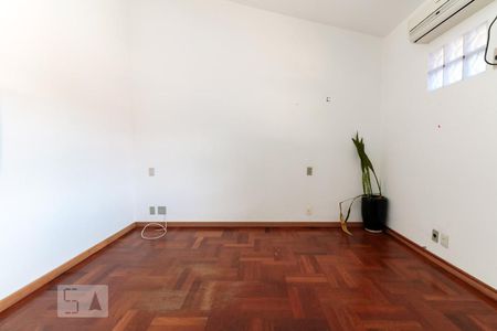 Casa à venda com 600m², 6 quartos e 6 vagasSuíte 2