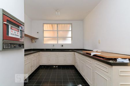 Casa à venda com 600m², 6 quartos e 6 vagasCozinha