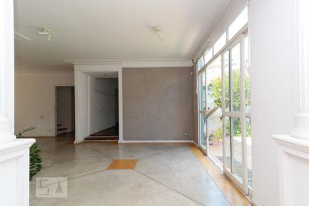 Casa à venda com 600m², 6 quartos e 6 vagasSala