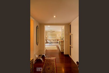 Apartamento à venda com 168m², 3 quartos e 2 vagasCorredor Quartos