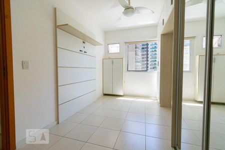 Apartamento à venda com 70m², 2 quartos e 1 vagaSuíte