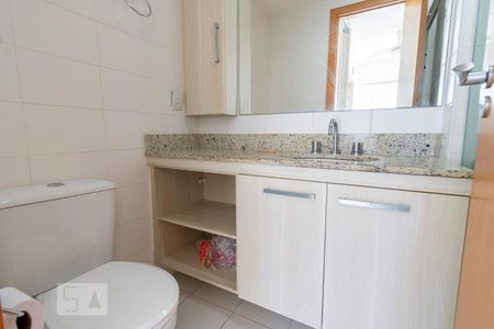 Apartamento à venda com 70m², 2 quartos e 1 vagaBanheiro da Suíte