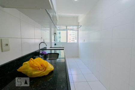 Apartamento à venda com 70m², 2 quartos e 1 vagaCozinha e Área de Serviço