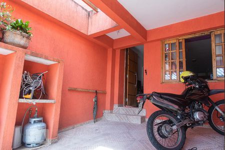 Casa à venda com 175m², 2 quartos e 1 vaga Casa à venda com 175m², 2 quartos e 1 vagaGaragem