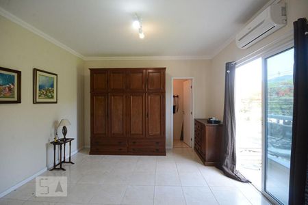 Casa à venda com 200m², 3 quartos e 1 vagaSuíte