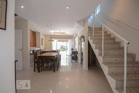 Sala de casa para alugar com 3 quartos, 200m² em Anil, Rio de Janeiro