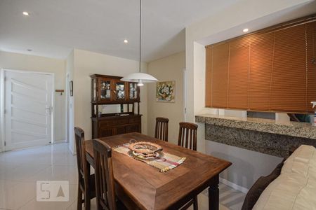 Sala de casa para alugar com 3 quartos, 200m² em Anil, Rio de Janeiro