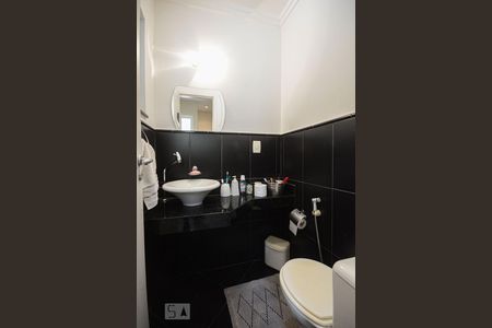 Casa à venda com 200m², 3 quartos e 1 vagaSala - Lavabo