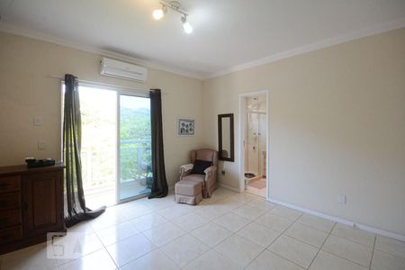 Casa à venda com 200m², 3 quartos e 1 vagaSuíte