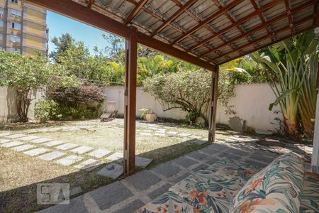 Casa à venda com 200m², 3 quartos e 1 vagaVaranda - Área Externa