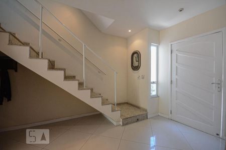 Sala de casa para alugar com 3 quartos, 200m² em Anil, Rio de Janeiro
