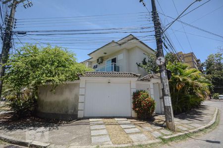 Casa à venda com 200m², 3 quartos e 1 vagaFachada Rua