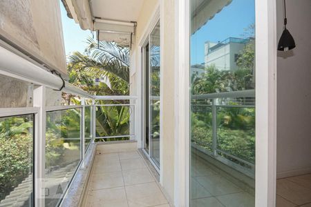 Casa à venda com 200m², 3 quartos e 1 vagaVaranda Quarto 1 e Quarto 2