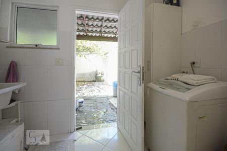 Casa à venda com 200m², 3 quartos e 1 vagaÁrea de Serviço