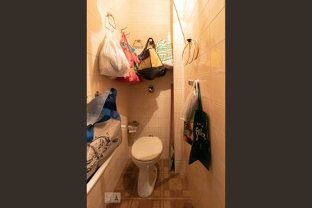 Casa à venda com 198m², 3 quartos e 4 vagasBanheiro 1 - Casa 2