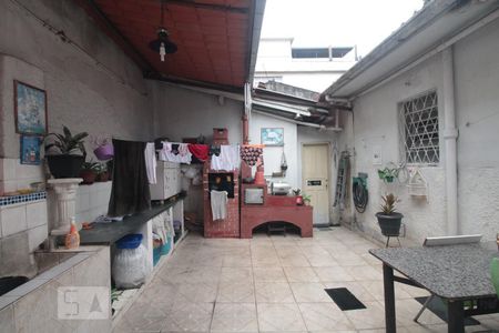 Casa à venda com 270m², 5 quartos e 4 vagas Casa à venda com 270m², 5 quartos e 4 vagasÁrea externa