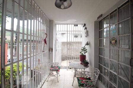 Casa à venda com 270m², 5 quartos e 4 vagas Casa à venda com 270m², 5 quartos e 4 vagasÁrea externa