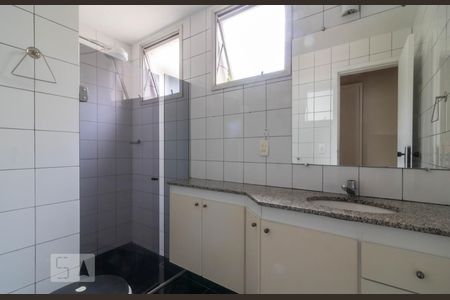 Casa à venda com 270m², 5 quartos e 4 vagas Casa à venda com 270m², 5 quartos e 4 vagasBanheiro