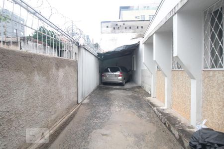 Casa à venda com 270m², 5 quartos e 4 vagas Casa à venda com 270m², 5 quartos e 4 vagasÁrea externa