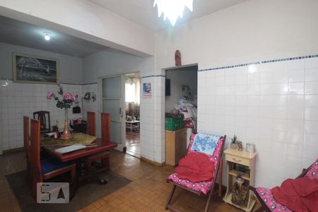 Casa à venda com 270m², 5 quartos e 4 vagas Casa à venda com 270m², 5 quartos e 4 vagasCopa