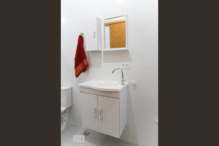 Banheiro - armário de kitnet/studio para alugar com 1 quarto, 15m² em Butantã, São Paulo