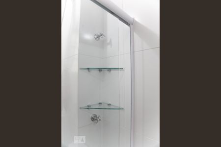 Banheiro de kitnet/studio para alugar com 1 quarto, 15m² em Butantã, São Paulo