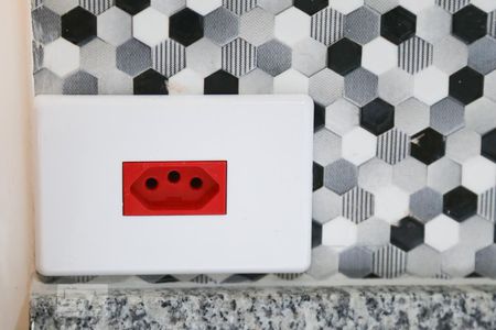 detalhe tomada de kitnet/studio para alugar com 1 quarto, 15m² em Butantã, São Paulo