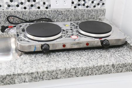 Studio para alugar com 15m², 1 quarto e sem vaga Studio para alugar com 15m², 1 quarto e sem vagaKitnet - fogão elétrico