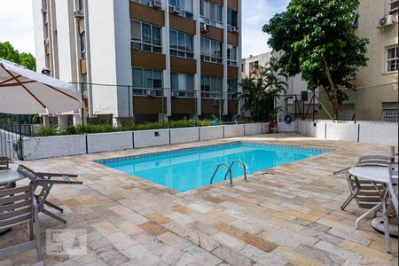 Apartamento à venda com 150m², 4 quartos e 2 vagasÁrea comum - Piscina