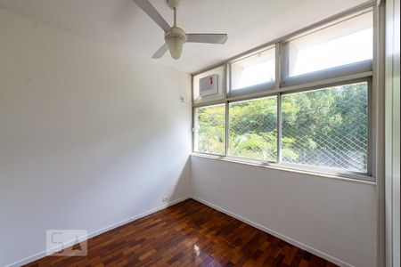 Apartamento à venda com 150m², 4 quartos e 2 vagasQuarto 2