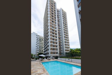 Apartamento à venda com 150m², 4 quartos e 2 vagasÁrea comum - Piscina