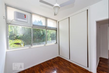 Apartamento à venda com 150m², 4 quartos e 2 vagasQuarto 2