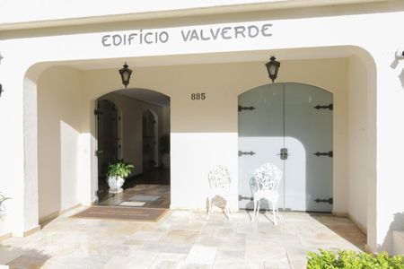 Apartamento para alugar com 110m², 3 quartos e 1 vaga Apartamento para alugar com 110m², 3 quartos e 1 vagaFachada