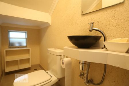 Lavabo de casa para alugar com 3 quartos, 224m² em Vila Osasco, Osasco