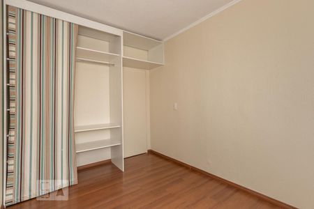 Quarto 2 de apartamento para alugar com 3 quartos, 72m² em Jardim Itu-sabará, Porto Alegre